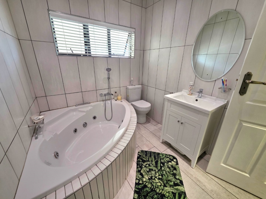 4 Bedroom Property for Sale in Jordania Free State